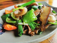 大脚菌炒腊肉-郑件洋芋饭庄