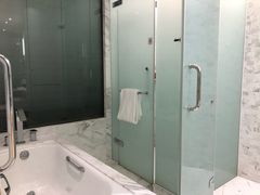 -上海滴水湖皇冠假日酒店