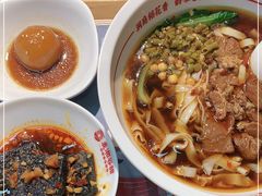 -呷佬·长沙手工米粉(金沙江路店)