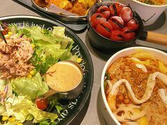 -W COLLECTIVE  DESSERT SHOP