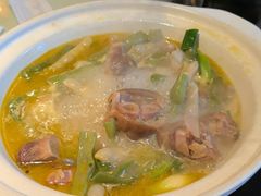 -帅巴人舅母子腊蹄民俗村