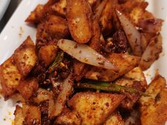 馕丁炒烤肉-楼兰古丽·新疆拌面·清真(华阳城店)
