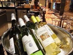 酒水饮料-广州万富希尔顿酒店·感趣自助餐厅·金秋蟹宴生蚝海鲜刺身