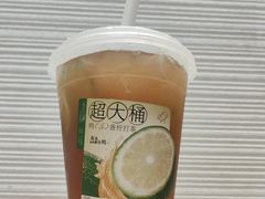 超大桶鸭喜香柠打茶-喜茶(北京财富购物中心店)