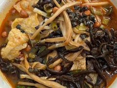 -丽丽三鲜螺蛳粉(田林路店)