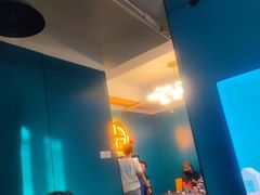 -荒岛实景沉浸密室(江汉路1店)