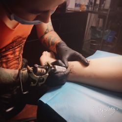 -越域刺青