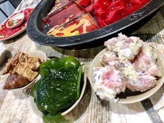 -渝嘴小老弟老火锅(华新村店)