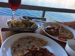 -Lake Shore Hotel & Restaurant