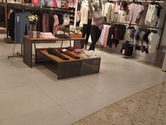 -lululemon(上海浦东IFC店)