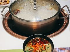 -洪氏嗨捞·猪肚鸡火锅(阳光天地店)