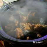 再浇上他们的酱汁，很是入味，我觉得还是非常好吃的