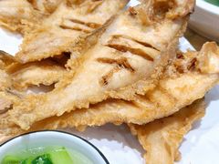 炸偏口鱼-方城小吃店