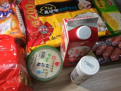 味全牛奶-卜蜂莲花(杨高北路店)