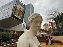 -中航城君尚购物中心