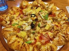 鲜香麻辣牛上脑比萨酥松卷边普装-必胜客(滨江店)