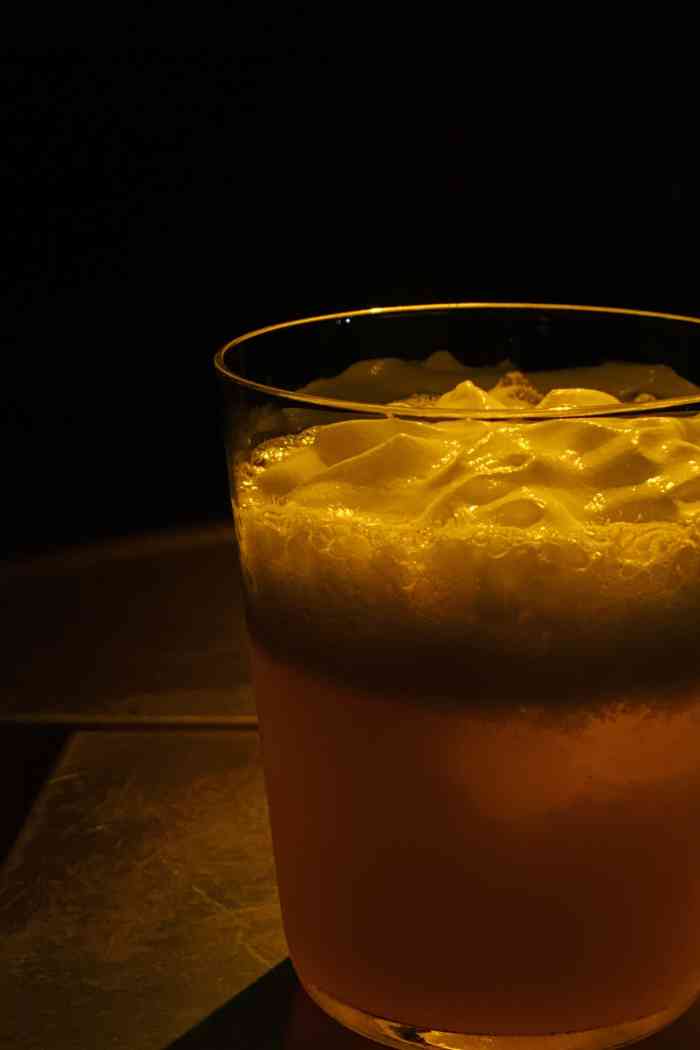 庙前冰室-"漂亮得小姐姐调的酒也好好喝,这家的鸡尾酒.