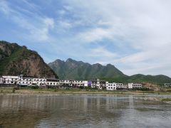 -百里峡七彩艺术小镇