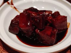 本帮红烧肉-东方明珠老上海8号餐厅