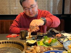 -铭牛烧肉·和牛海鲜自助(高新月牙湖店)