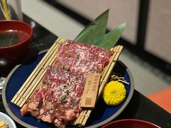-山川小町·极番烧肉(新地假日广场店)