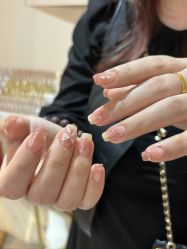 -花系美·美甲美睫精品店