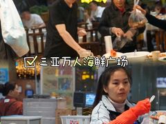 -三亚火车头万人海鲜广场