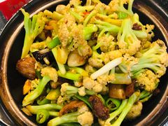 炒有机花菜-旺角小渔村·海肠捞饭开创者(环山路店)