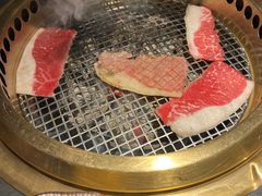 -铭牛烧肉·和牛海鲜自助(高新月牙湖店)