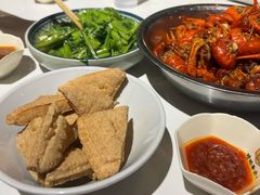 -琥珀老六龙虾(四里河店)