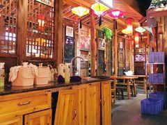 -野山舂·贵州现舂酸汤火锅(鸿通城店)