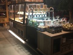 面包甜点陈列柜-大书房咖啡(中传国交店)