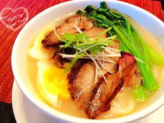 叉烧乌冬面配溏心蛋和时蔬-WOLFGANG PUCK KITCHEN & BAR(迪士尼小镇店)