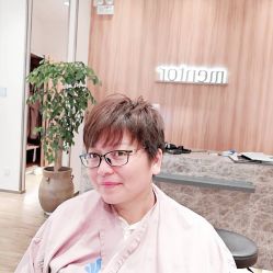-Mentor Hair Salon