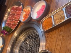 -明洞阿姨·韩式酱蟹烤肉·创意料理(三元桥店)