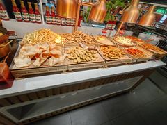 -四囍码头海鲜烧烤自助火锅(外滩南京东路悦荟广场店)