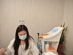 -童谣里医疗级月子中心(独栋湖景店)
