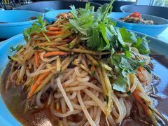 凉拌酸辣米线-何必是家面馆 HB noodles&coffee