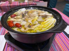 -香巴拉云南餐厅(华莱坞店)