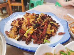 辣子肥肠-洪霞餐馆