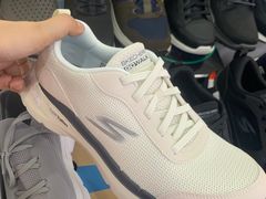 -SKECHERS 斯凯奇(上海国际时尚中心店)