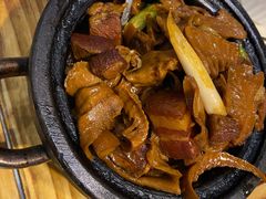石锅竹笋干红烧肉-村(悦海新天地店)