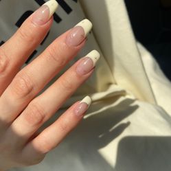 -花岐款式专研健康美甲沙龙