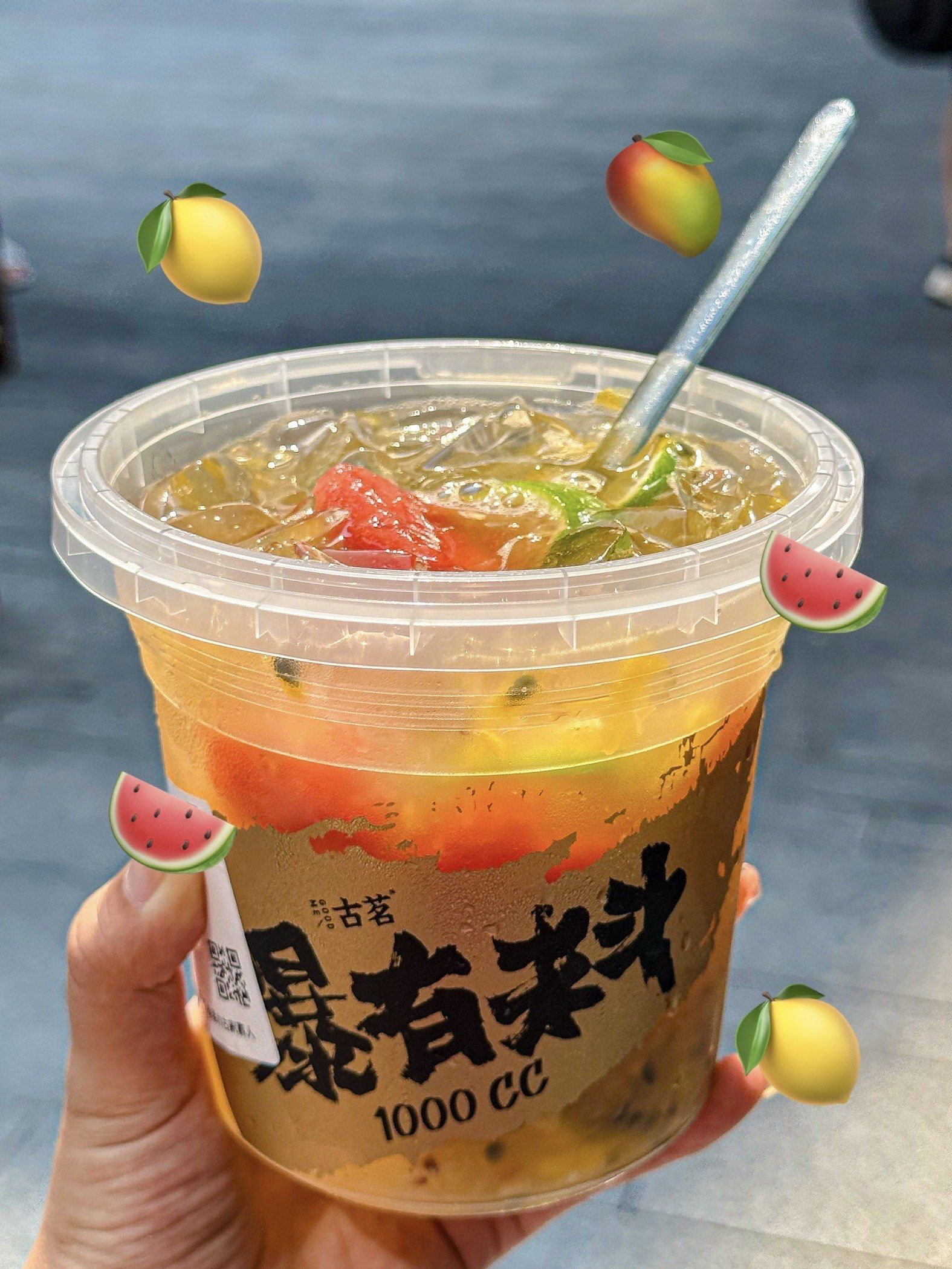 家人们!这一桶水果茶回归了!