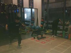 -思迈威健身(积玉桥万达店)