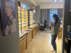 -优医视平价眼镜蔡司依视路折扣工厂店(德胜门店)