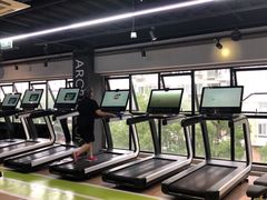 -Liking Fit24小时智能健身(金汇路韩国街店)