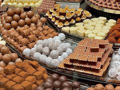 -Laderach 莱德拉(上海环贸iapm店)