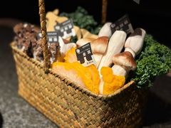 -三出山火锅(南京万象天地店)