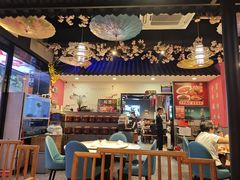-老街烧烤大排档·地道湖北菜·龙虾馆(汉口火车站店)